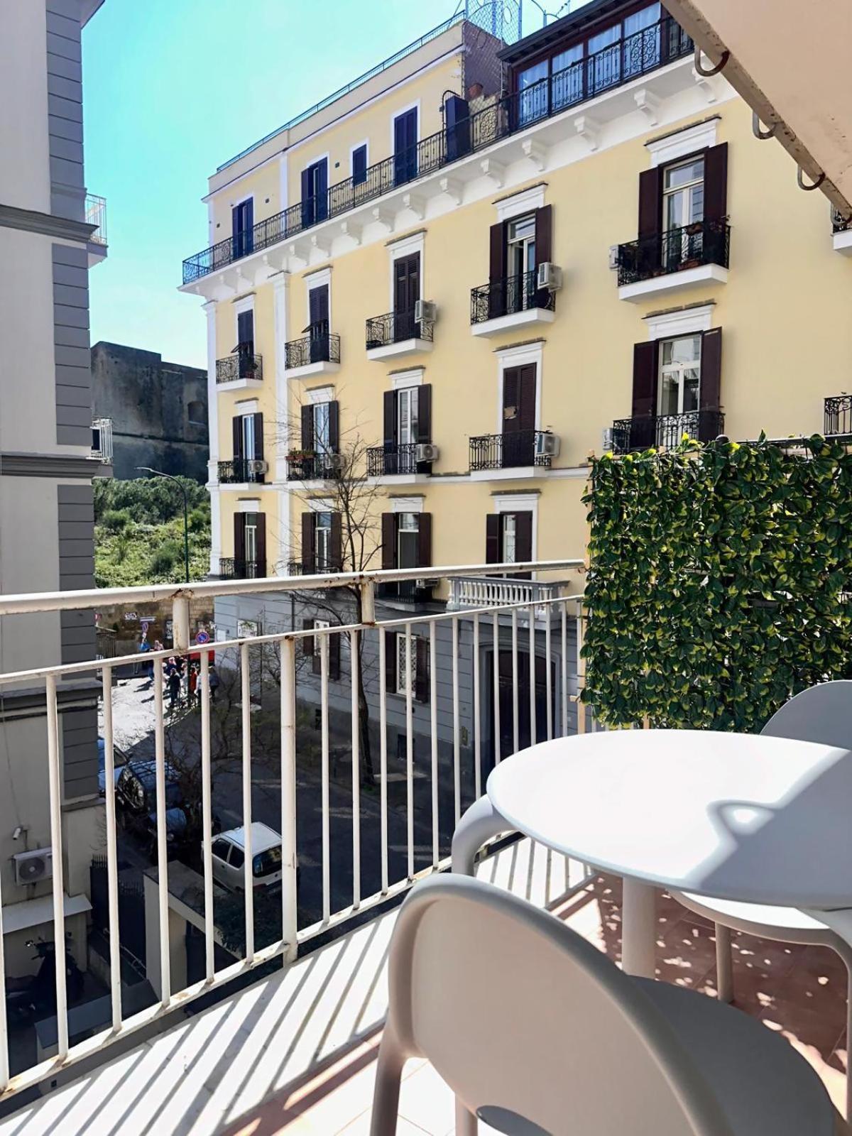 B&B Interno 5 Napoli Exterior foto